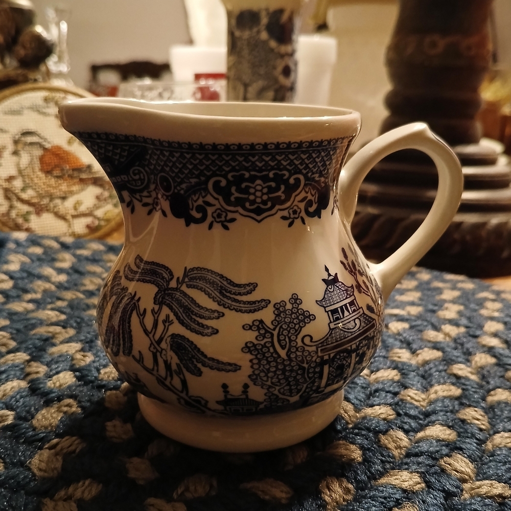 Churchill England Blue Willow Ware Creamer Pitche r3.75"